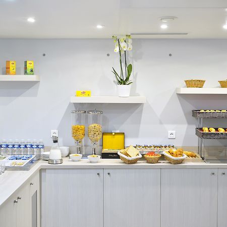 Hotel Eugenie Париж Екстериор снимка