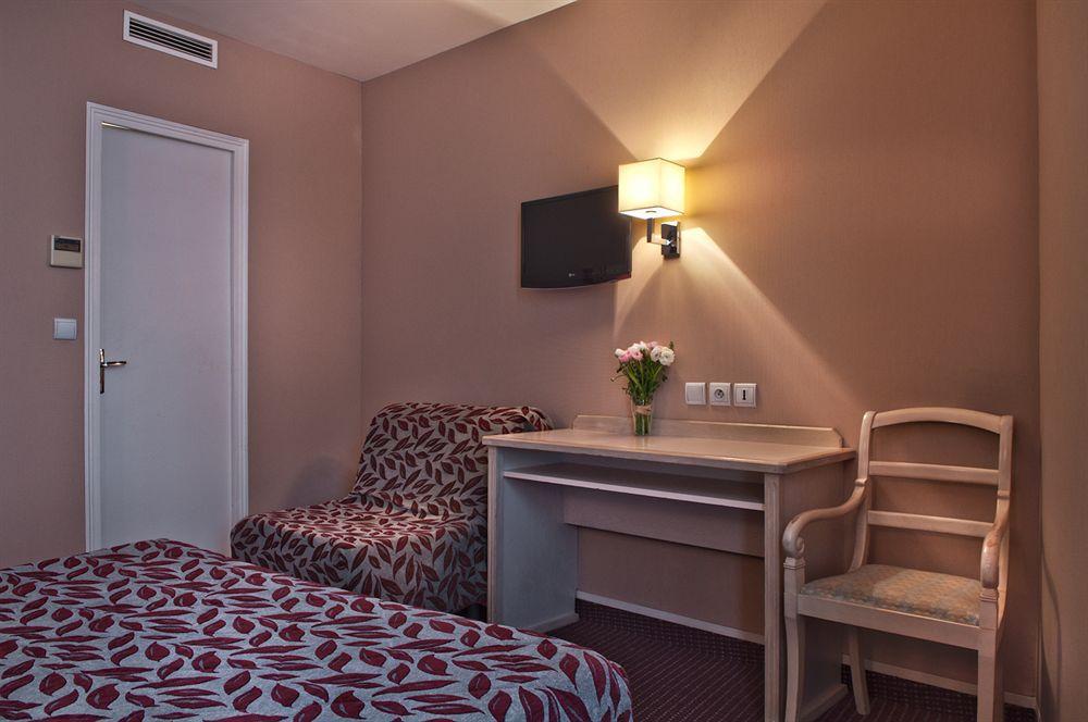 Hotel Eugenie Париж Екстериор снимка